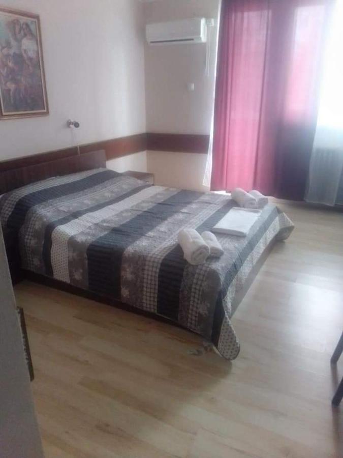 Restoran Sa Prenocistem Zitiste Hotel Luaran gambar