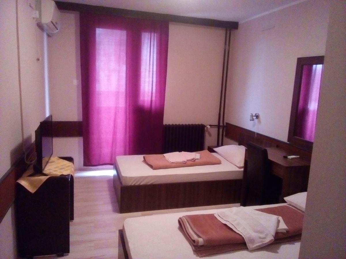 Restoran Sa Prenocistem Zitiste Hotel Luaran gambar